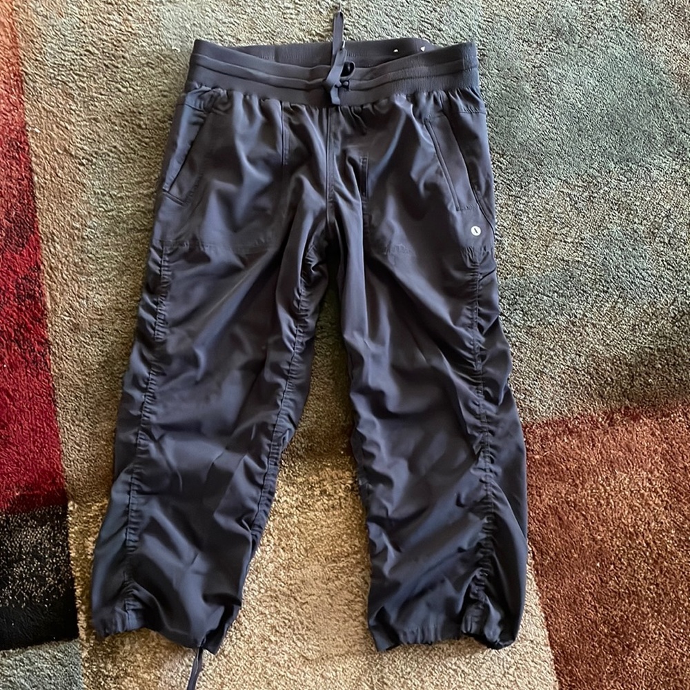 Xersion Relaxed Fit Lightweight Capris